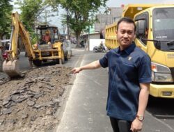 Rizki Lubis Soroti Penyalahgunaan Trotoar oleh Pelaku Usaha, Pemko Medan Lakukan Pembongkaran