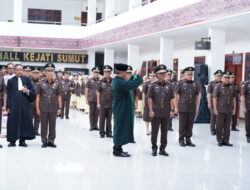 Pimpin Pelantikan dan Serah Terima Pejabat Utama di Kejaksaan Tinggi Sumatera Utara