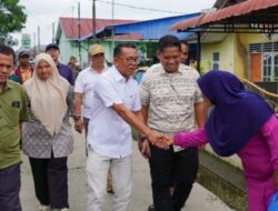 Anggota DPRD Medan Dampingi Wakil Wali Kota Serahkan Bantuan dan Layanan Kesehatan Pascabanjir Medan Marelan