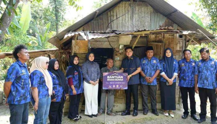Ricky Anthony Bantu Bangunkan Rumah Baru untuk Lansia Sebatang Kara di Langkat