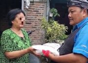 KSJ Datangi Rumah Warga di Perbatasan Medan-Deli Serdang, Lansia hingga Janda Terima Bantuan Sembako