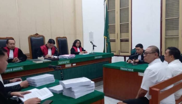 Kasus Korupsi Lampu Jalan Taput: Budiman Gultom dan William Leo Dituntut 8 Tahun Penjara