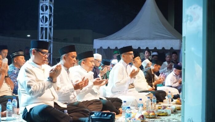 Peringati Maulid Nabi, Rico Waas dan Pimpinan DPRD Medan Berkumpul Bersama Warga